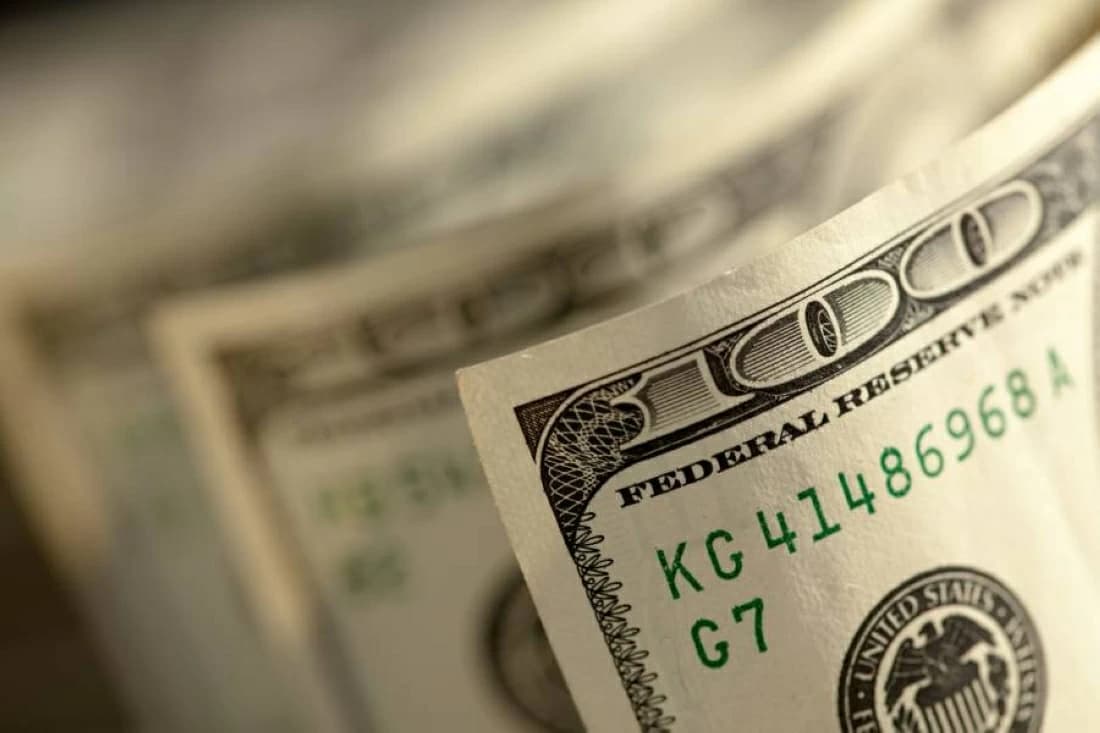 Dollar Trends Toward 14-Month High vs Euro