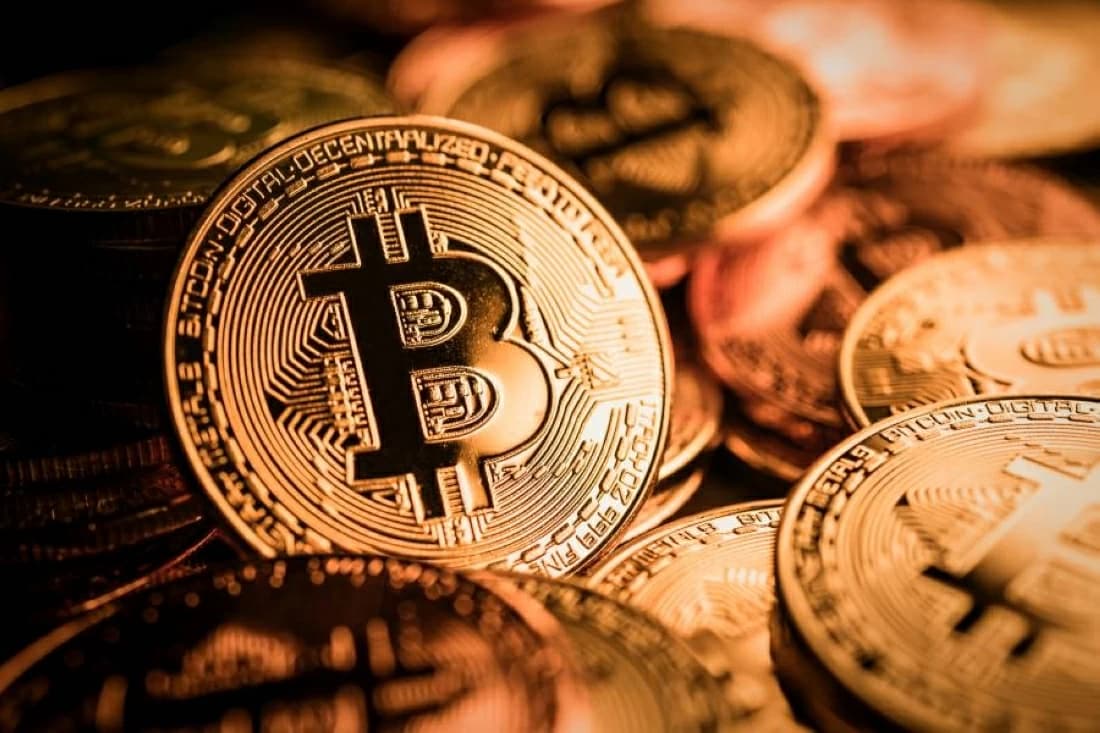 Community banks sue regulator over crypto licenses