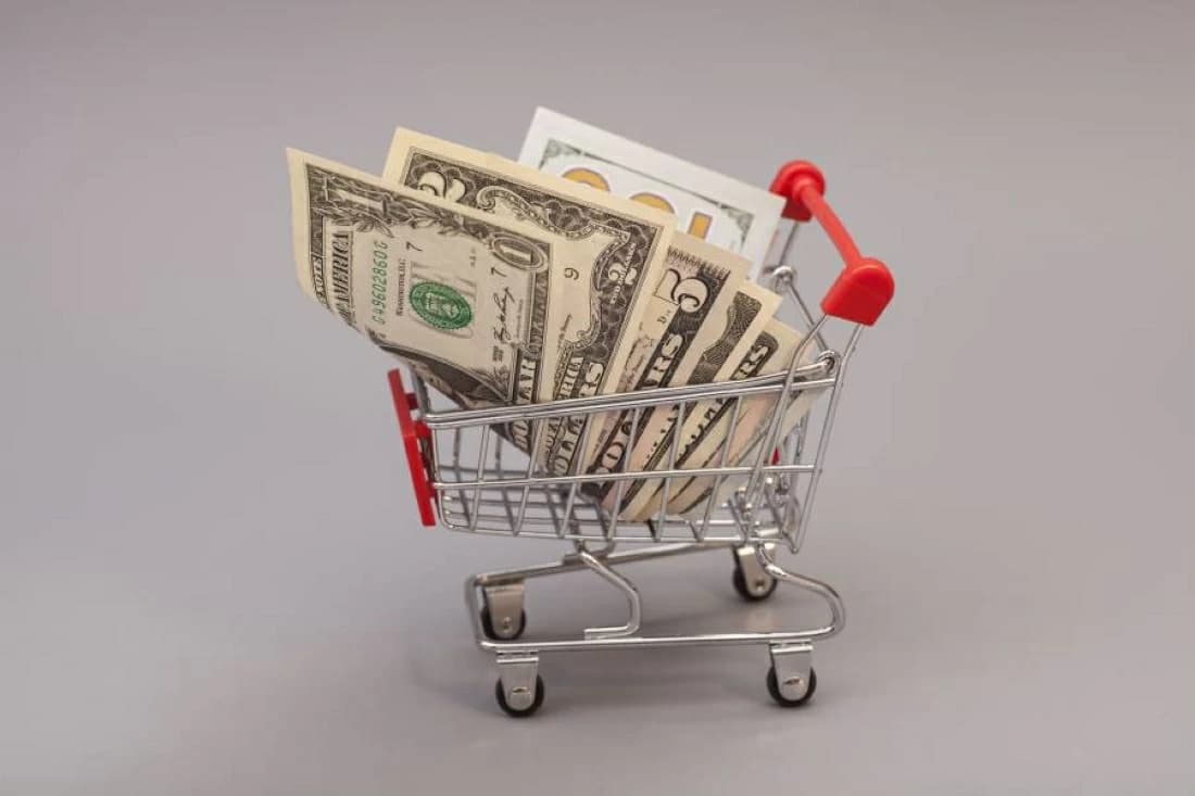 US economy defies sentiment with spending