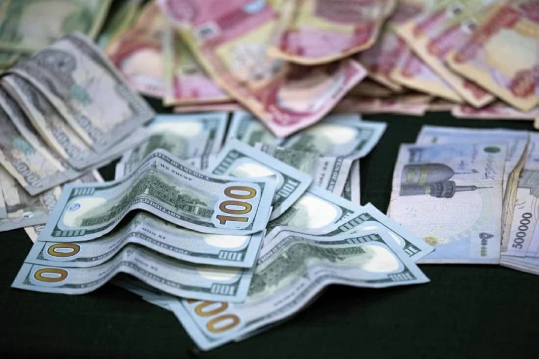 Iraq devalues dinar; black market outlook