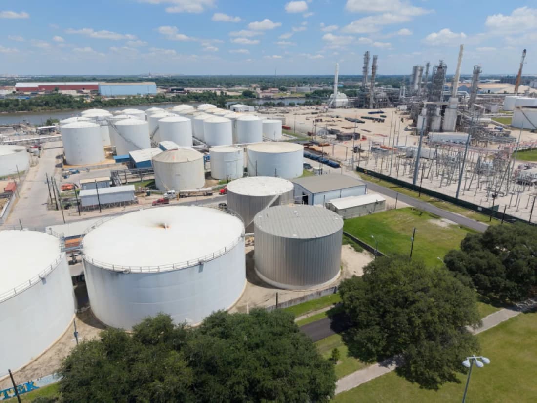 Heavy oil surplus affects markets