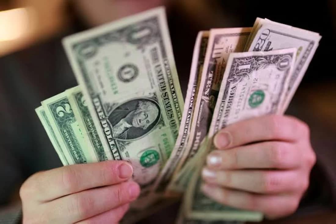 تذبذب الفائدة يضعف إيرادات البنوك