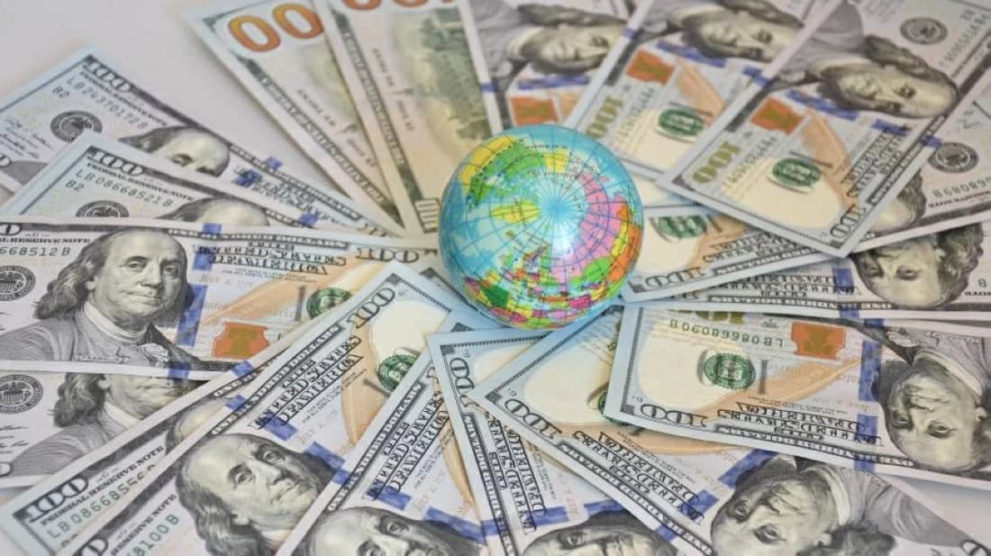 AI surge shifts sovereign funds from dollar