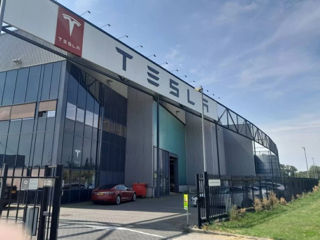Tesla reveals sports car after 9 years