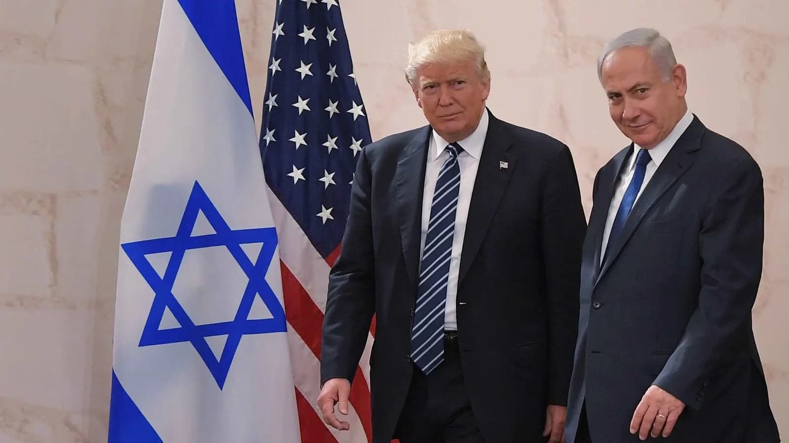 Trump weighs options for Iran talks