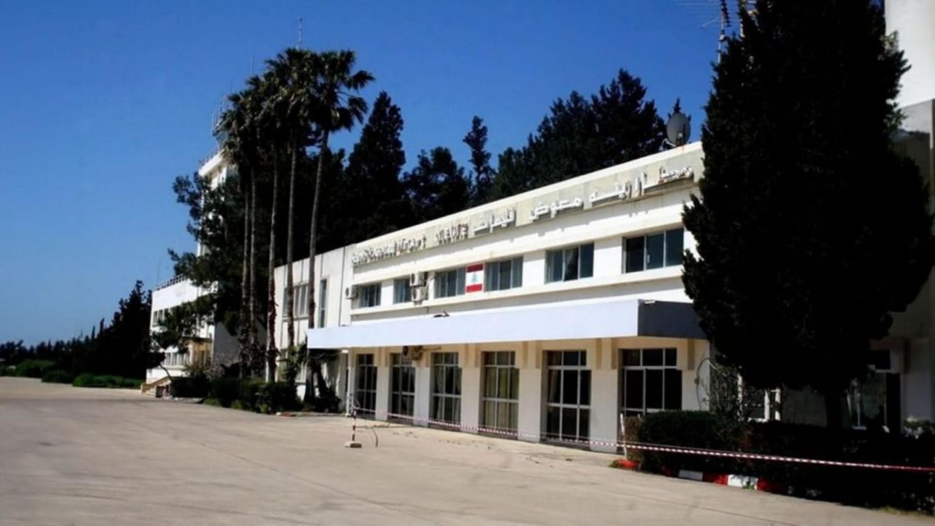 الأشغال تبدأ بتأهيل مطار القليعات