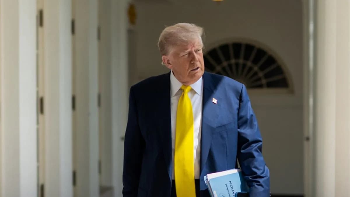 Trump affirms discussions with pilots on UFOs