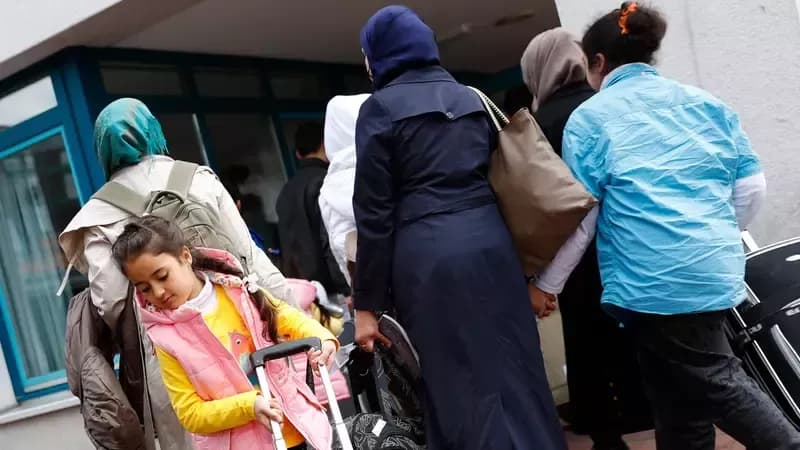 دمشق تنفي ترحيل 700 ألف سوري من ألمانيا