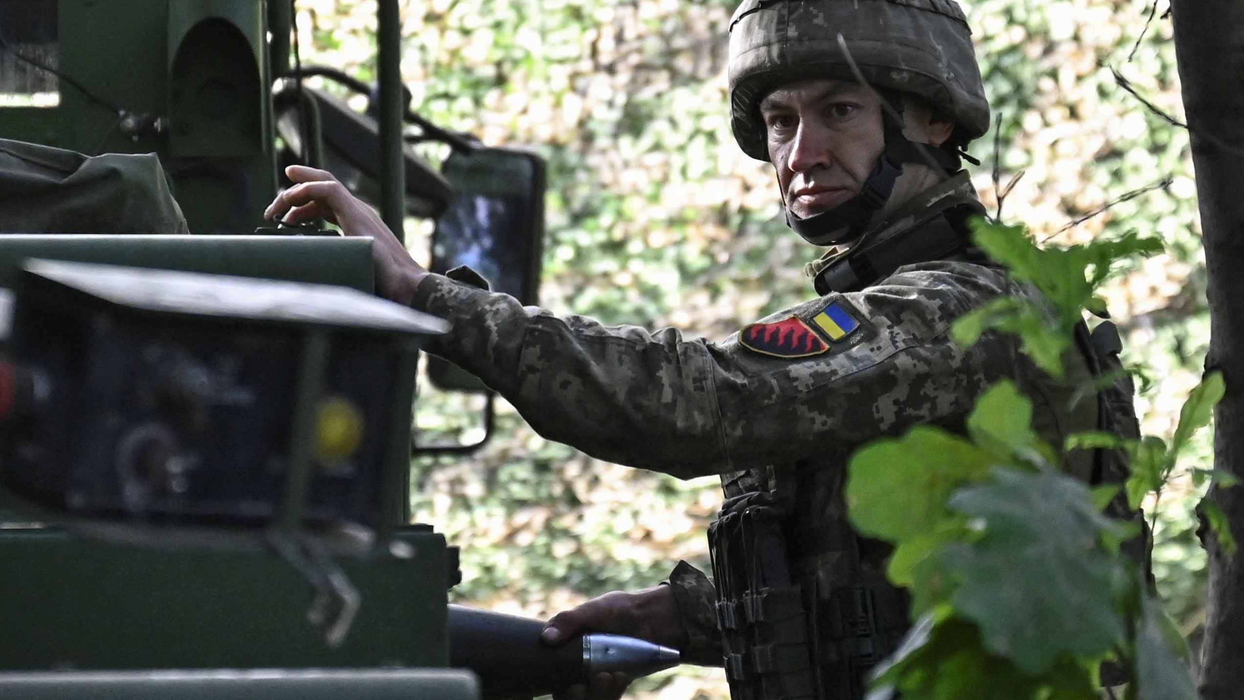 Russia-Ukraine clashes kill 14
