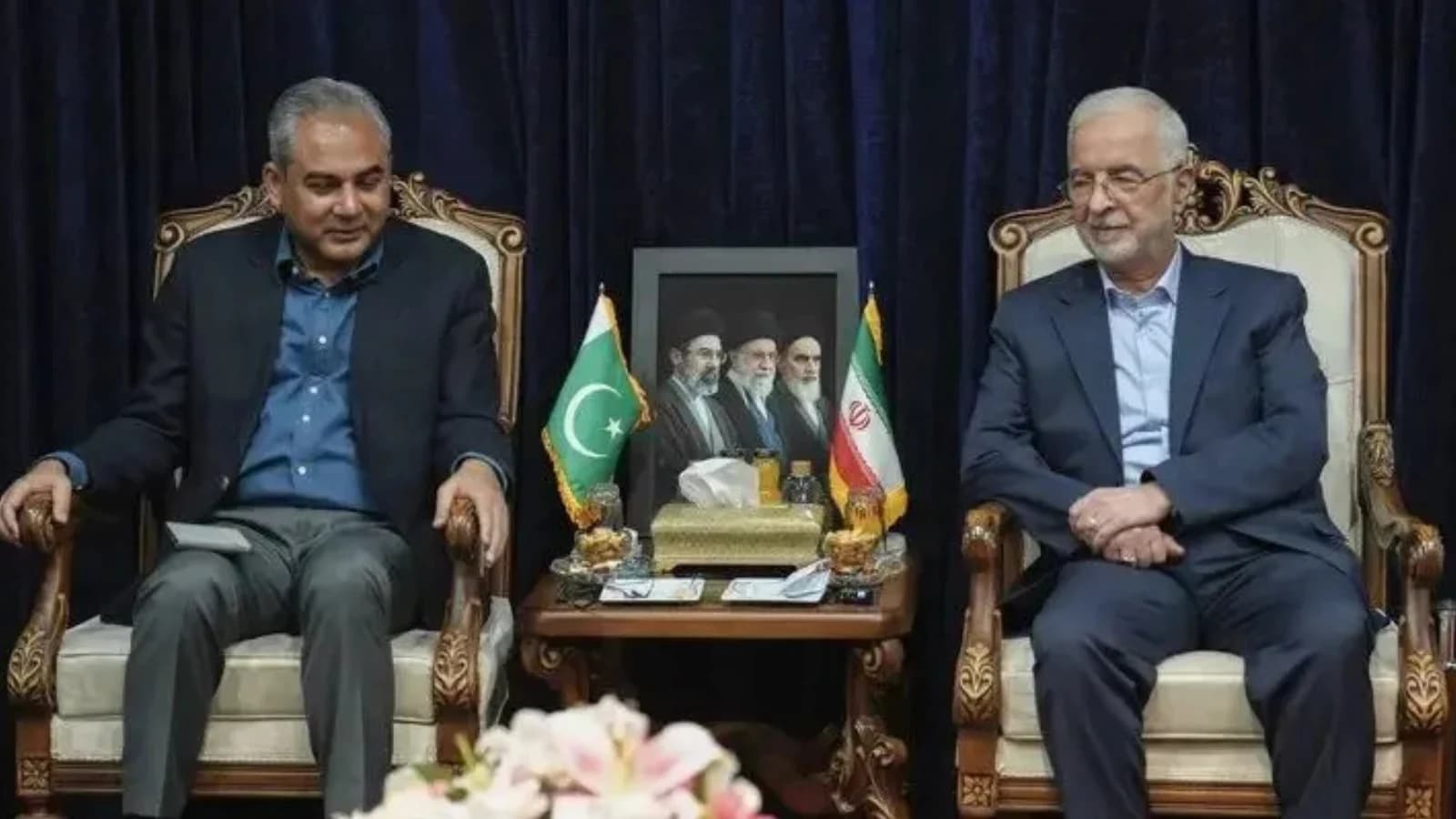 Iranian Interior Minister visits Pakistan to suggest halting attacks