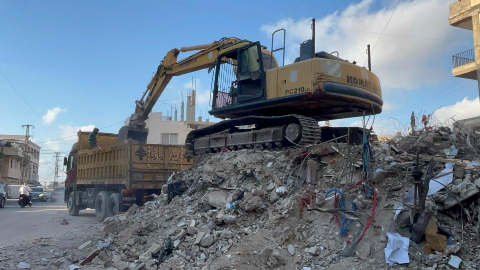 Southern Council clears debris in Tyre villages