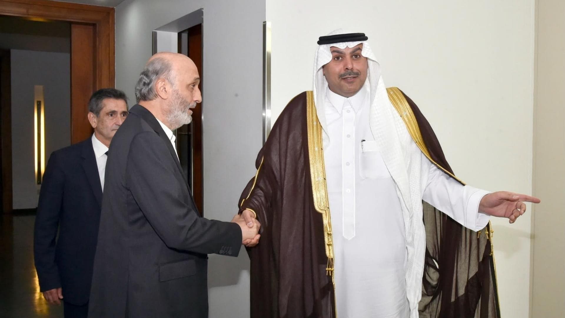 Jaafari reviews situation with Saudi envoy