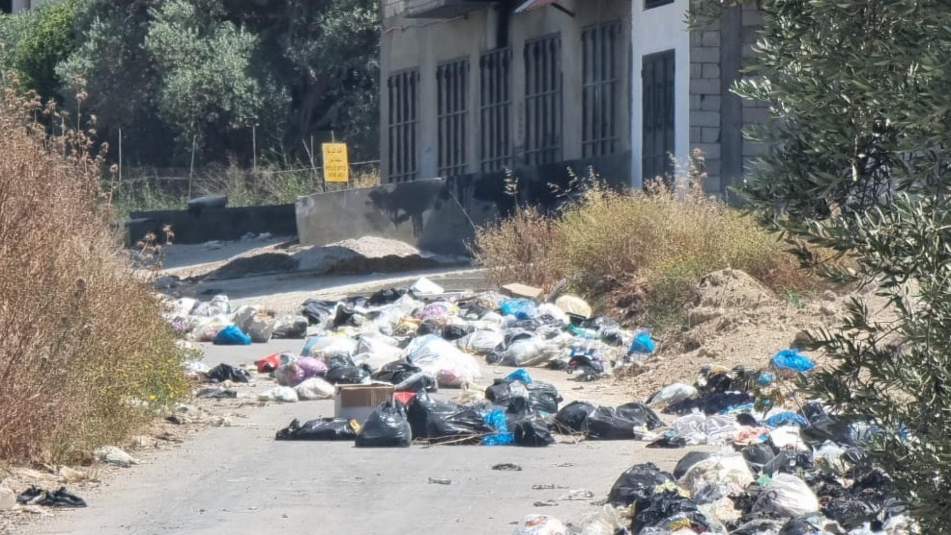 Transport of waste to Akkar questioned