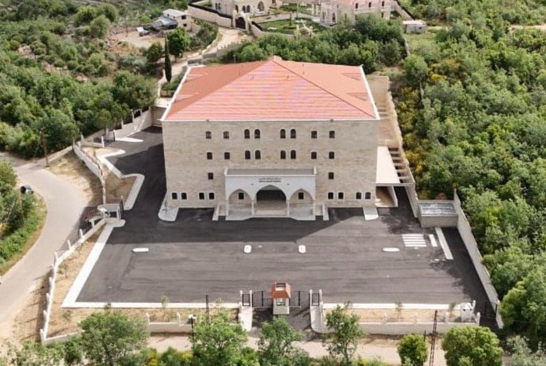 Deir El Qamar offers free medical exams with American specialists