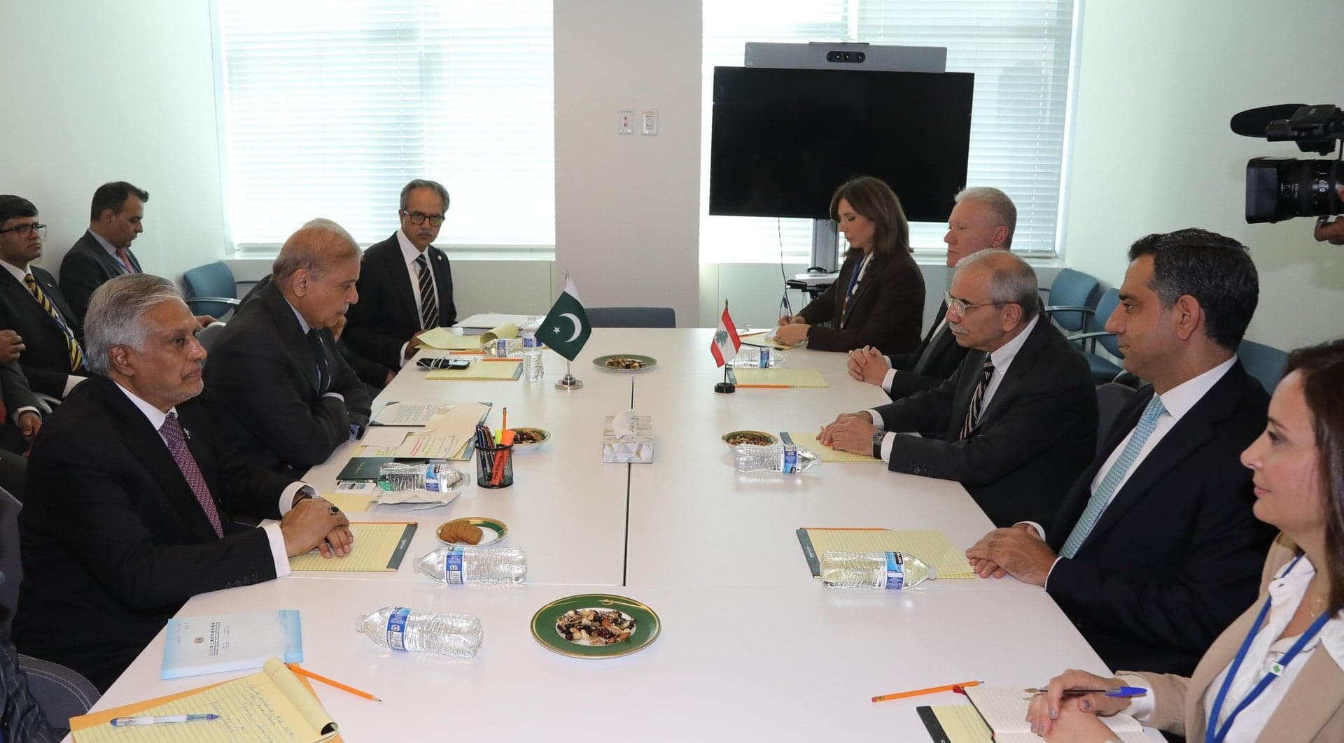 Lebanon's Govt Alone Handles Negotiations