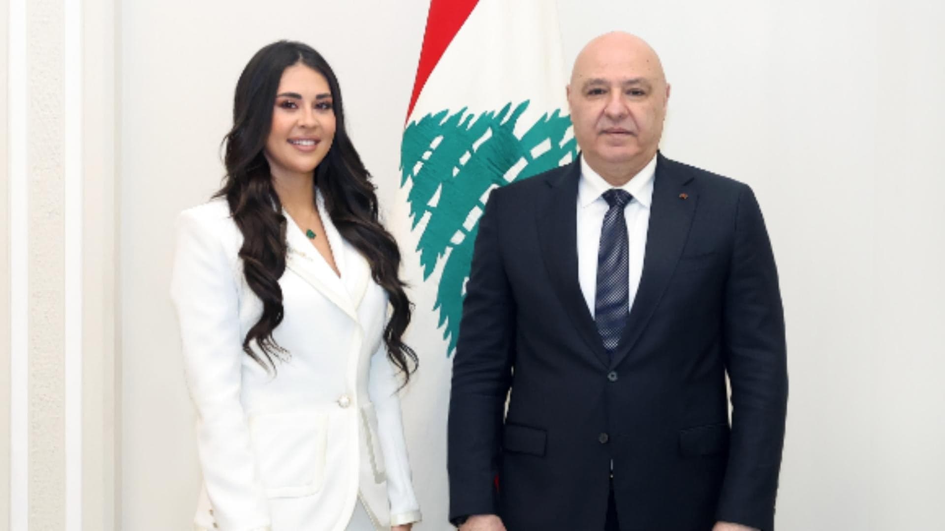 President Aoun Meets Miss Lebanon