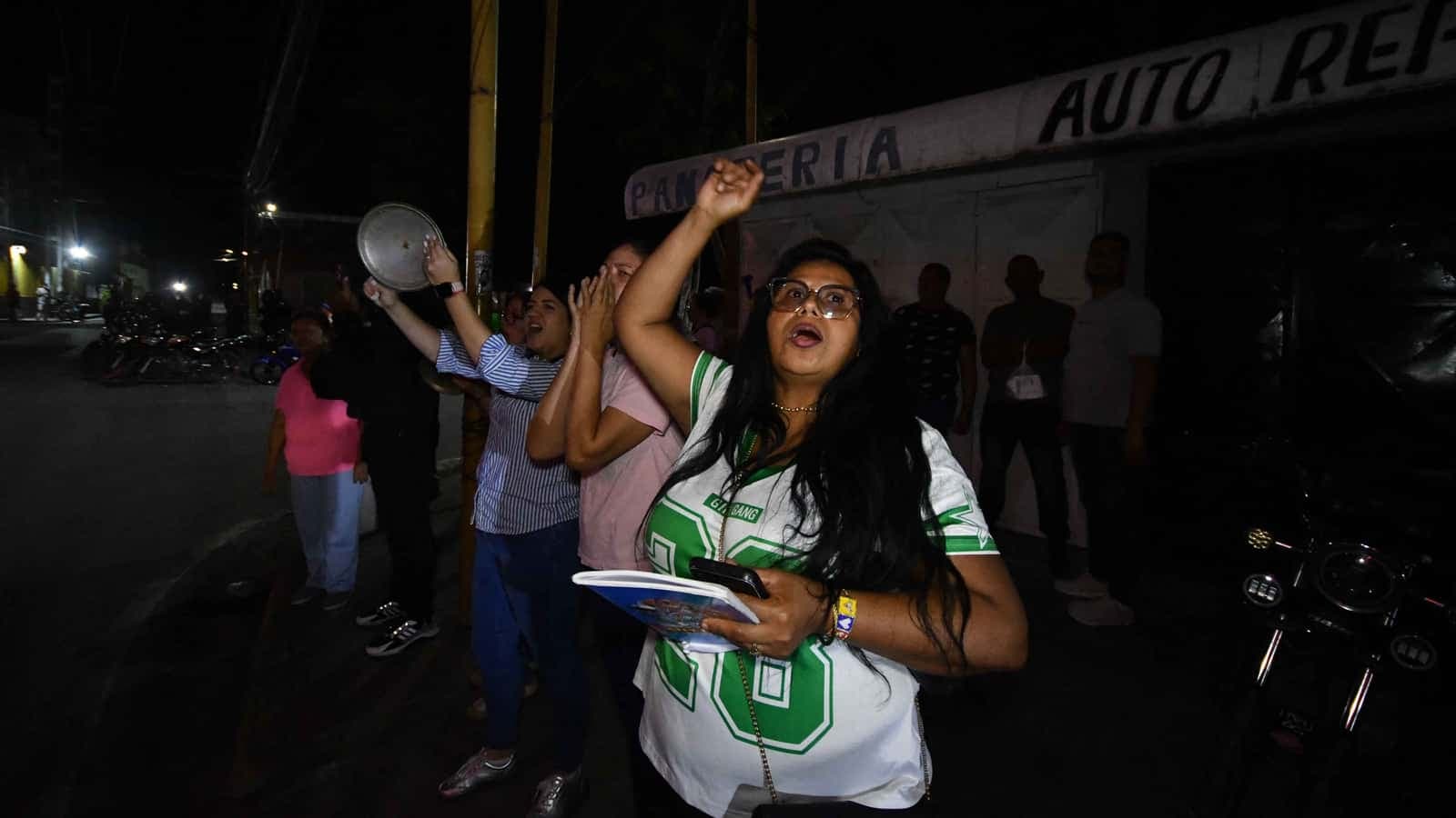 Venezuela releases 29 political prisoners amid dialogue