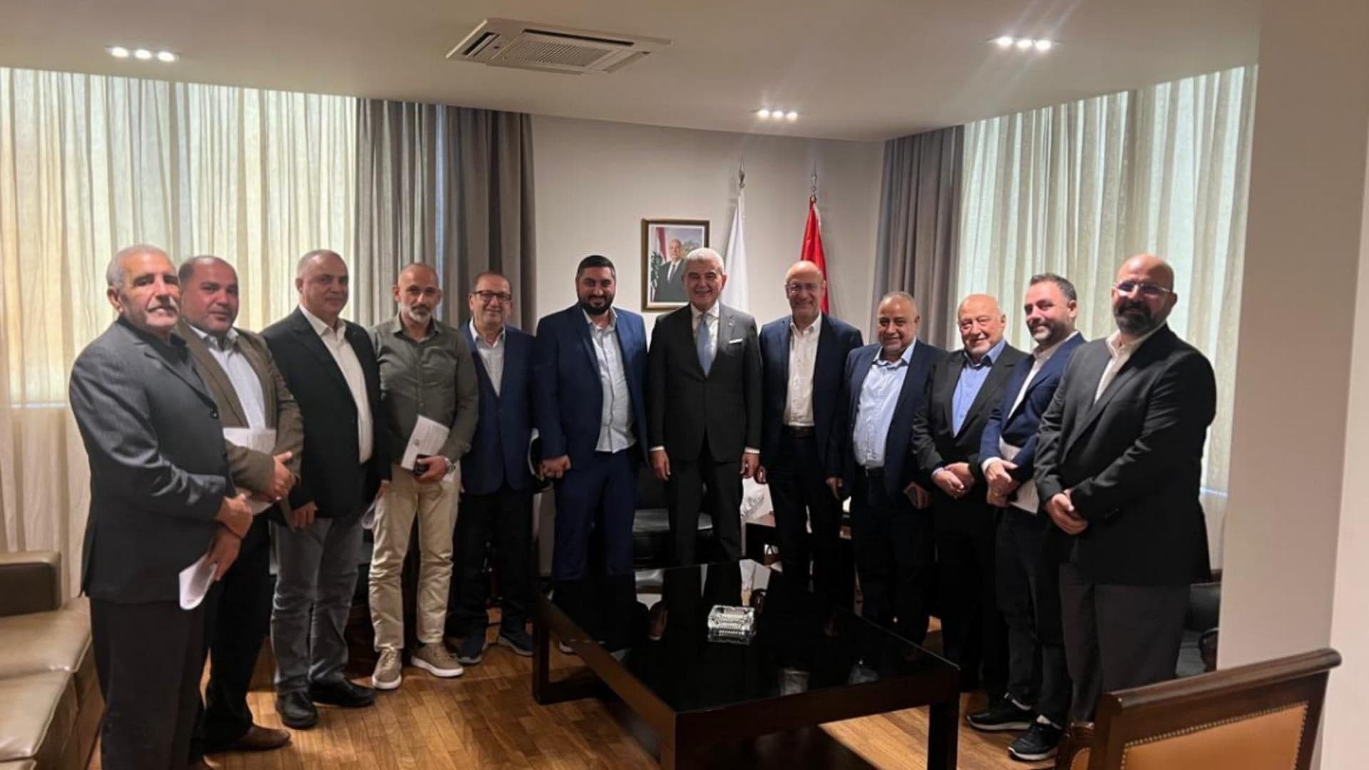 وزير الصناعة يناقش مع تجمع الصناعيين تعزيز القدرات ودعم المصانع المتضررة