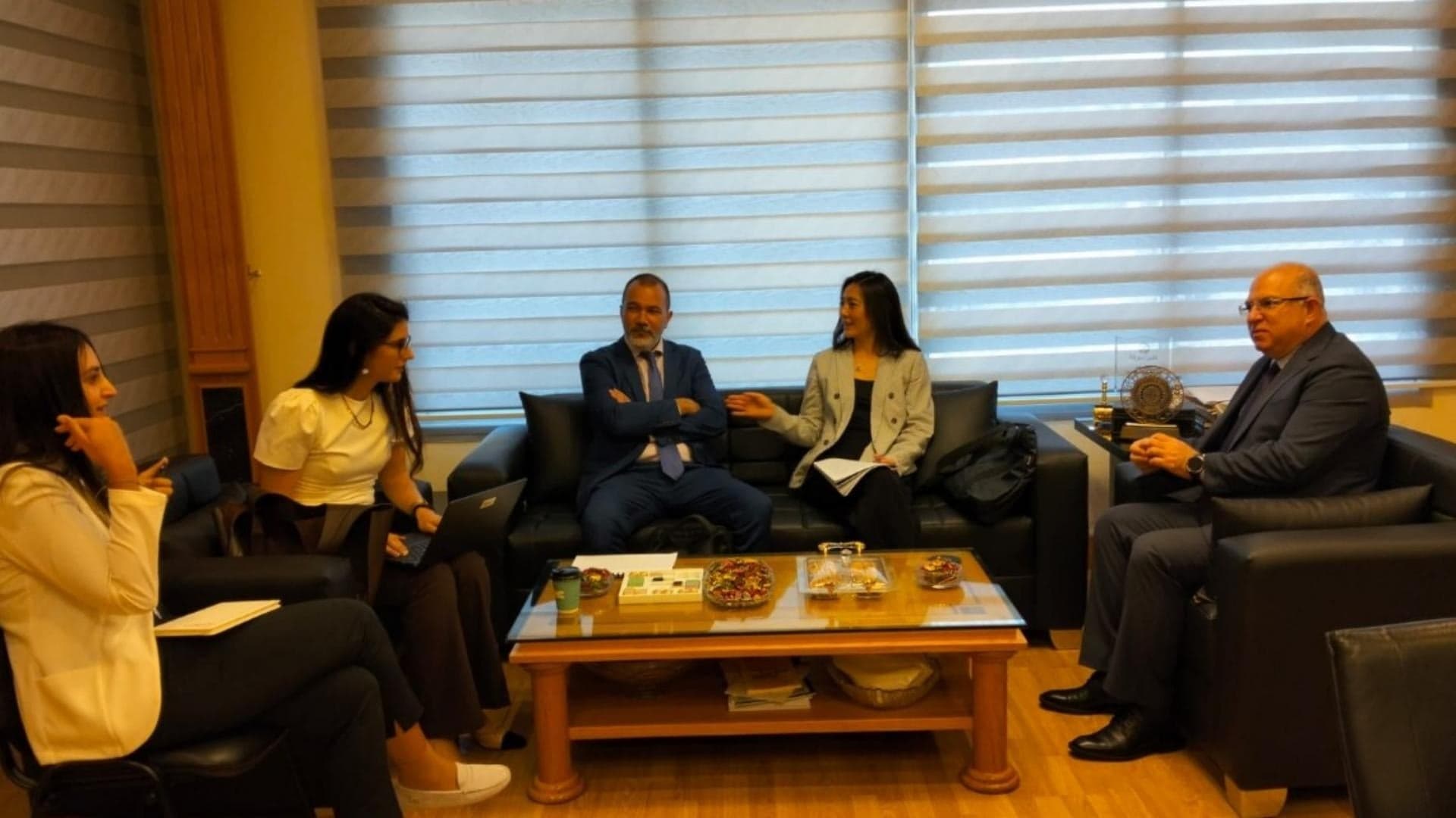 وزير العمل يناقش مع البنك الدولي تحديث البرامج