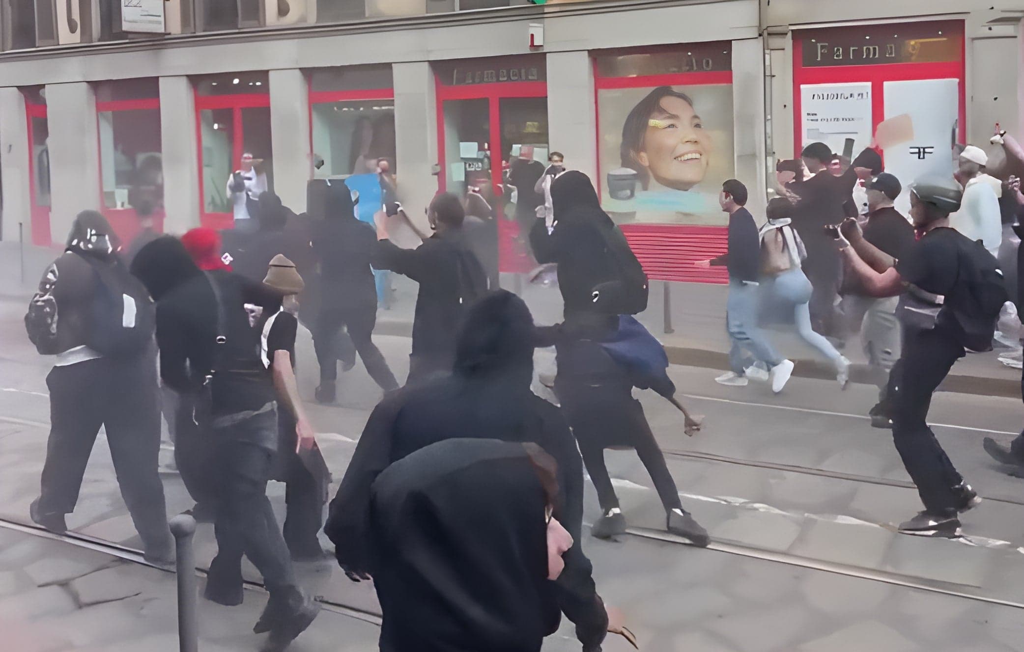 Italian police confront protests in Milan and Bologna