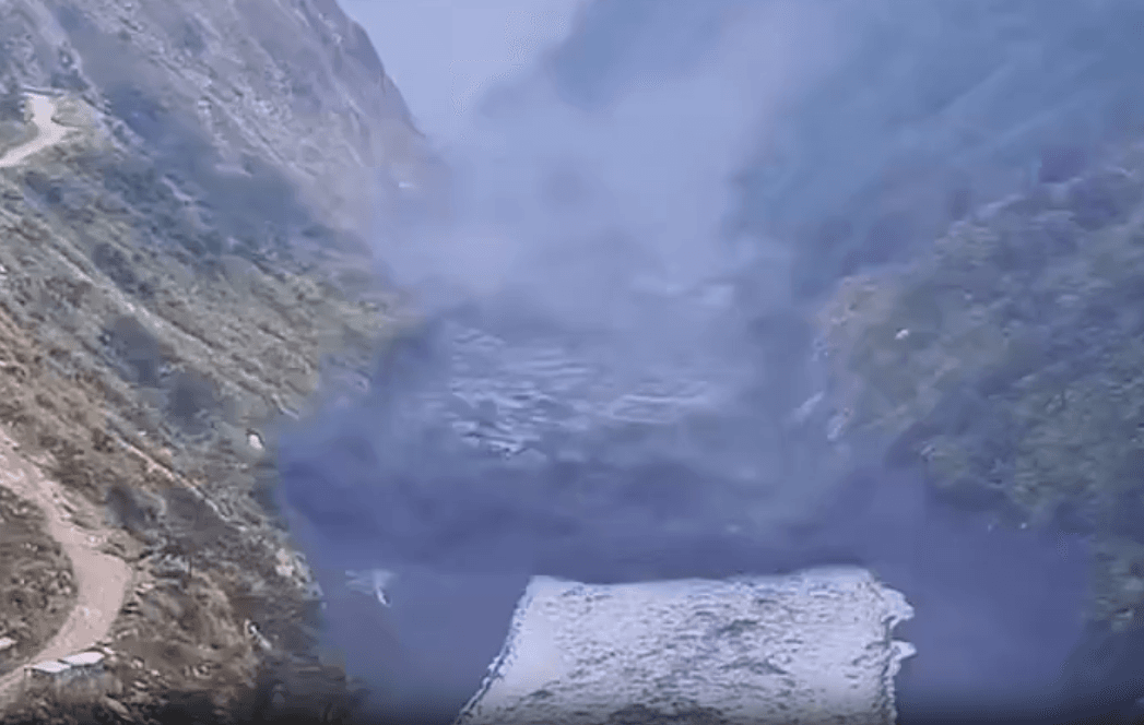 Landslide quickly destroys village