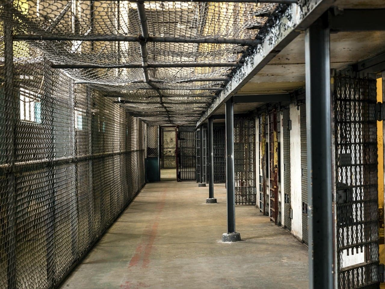 French prisons hit record with over 90,000 inmates