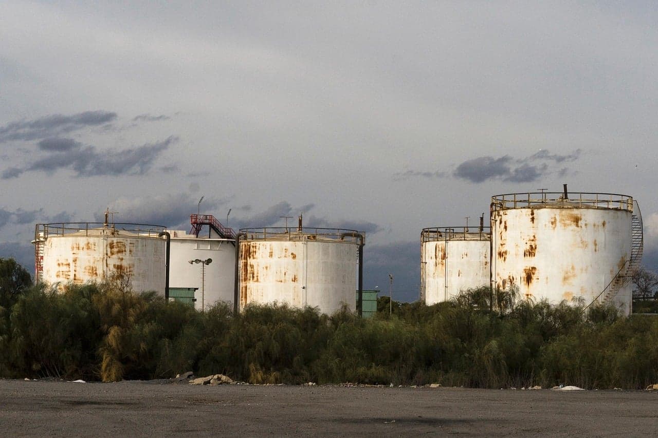 Energy market sees new 100M barrel move