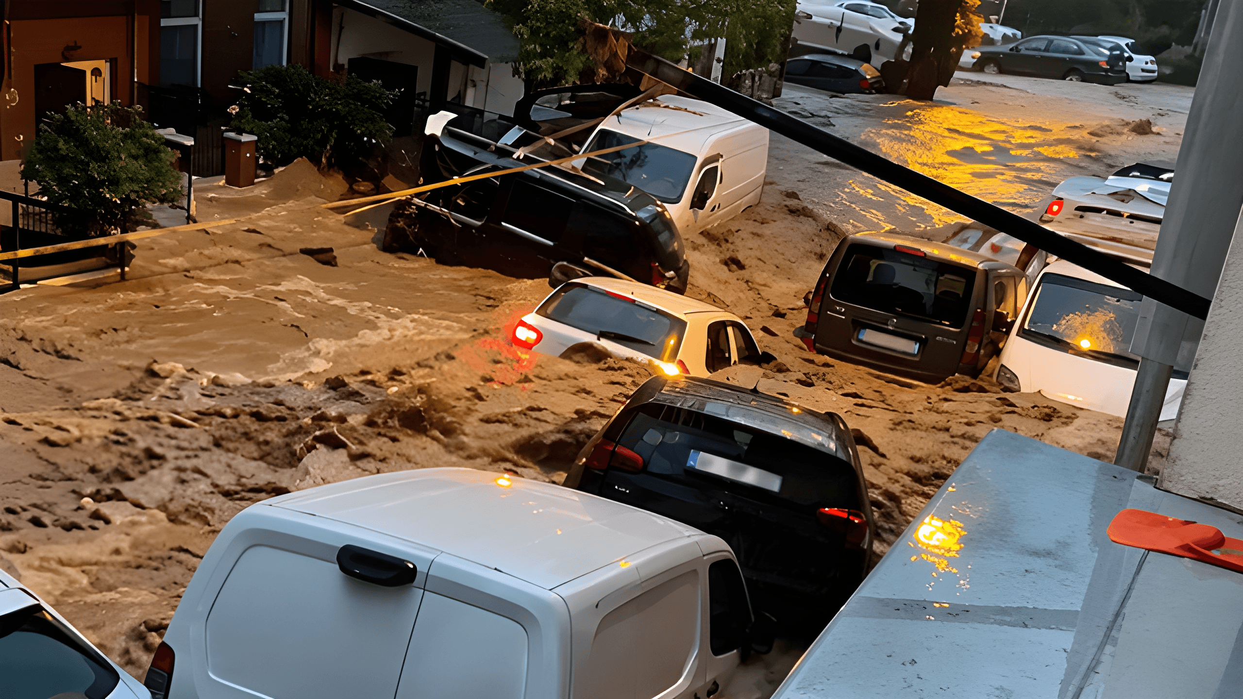Istanbul rains cause five deaths