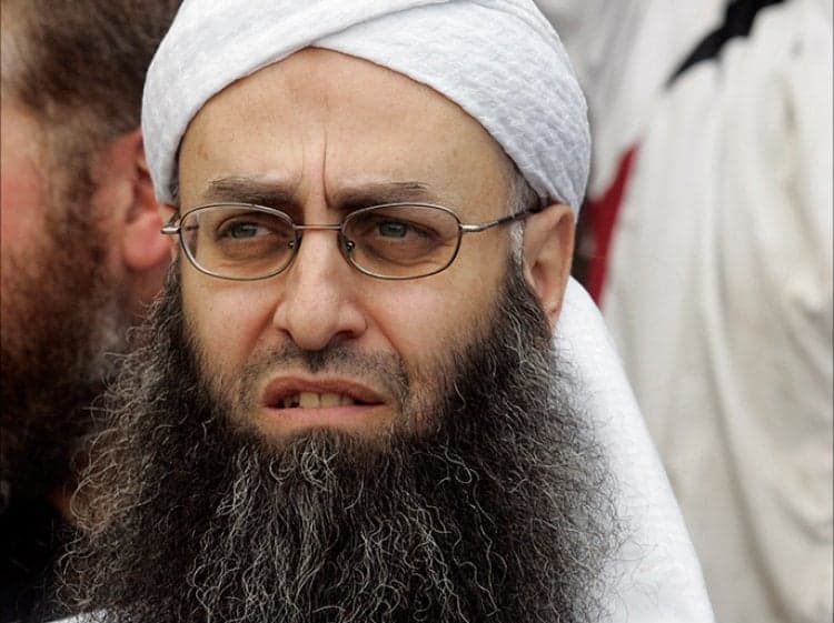 Delayed trial of Sheikh al-Asir amid Hezbollah Abra clashes