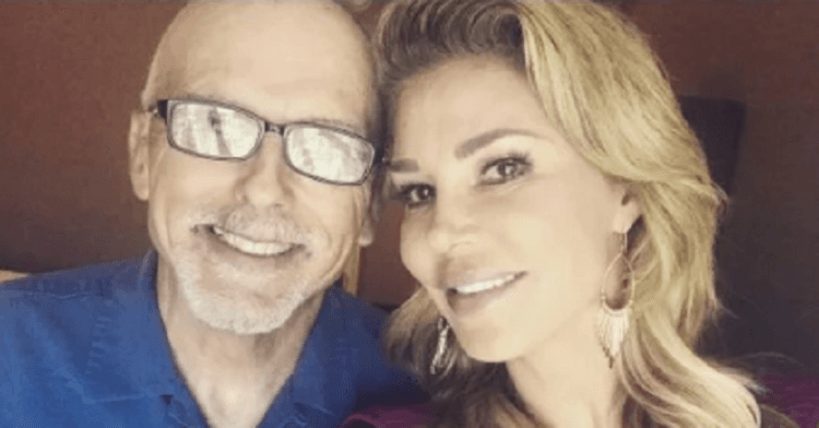 Star mourns father's passing