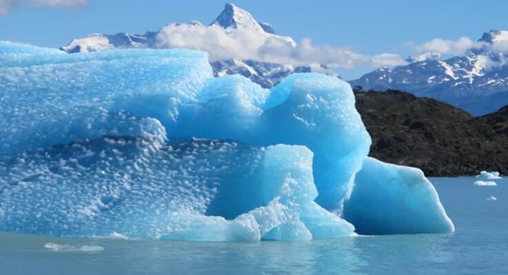 Scientists Explain Why Ice Melts Quickly