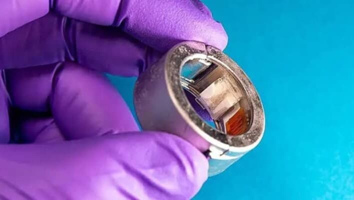 Smart ring detects health signals from sweat