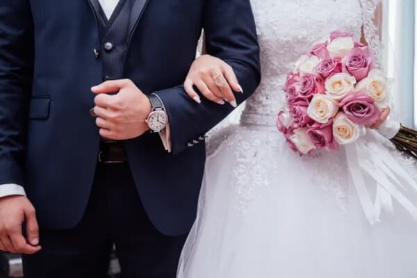 Syrian actor hosts daughter's wedding in UAE
