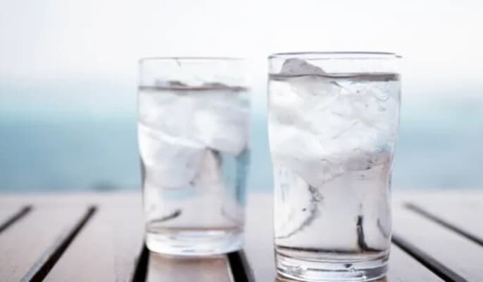 Why does cold water alter food taste