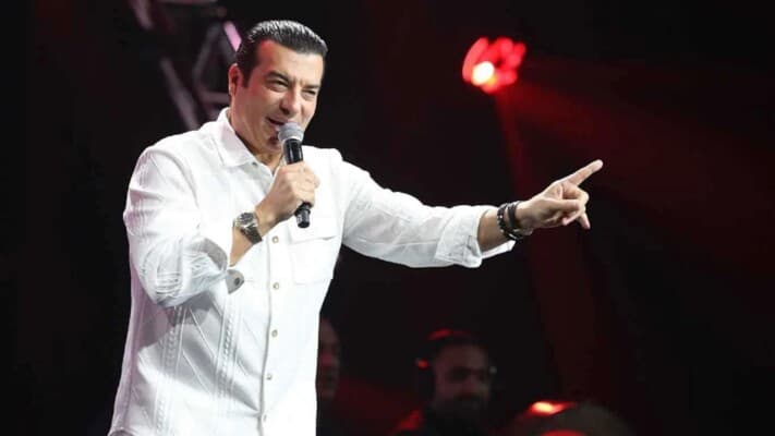 Ehab Tawfik faces stage mishap