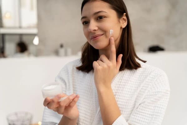 When to skip makeup before moisturizing