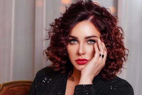 سلاف فواخرجي تحتفل بعيد ميلادها بشكل غير متوقع