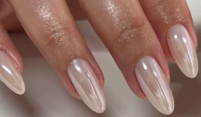 Coconut Chrome أظافر تزين نهاية الصيف