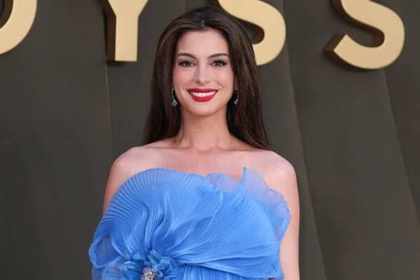 Hathaway Sees Emotional Breakdown