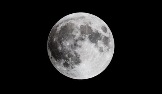Rocket speeds toward Moon amid scientific observation