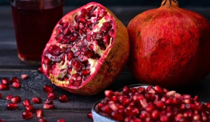 Pomegranate Seeds or Juice: Which Is Healthier