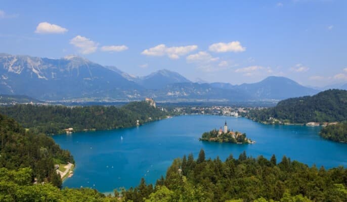 Alban Julianni: a scenic summer escape