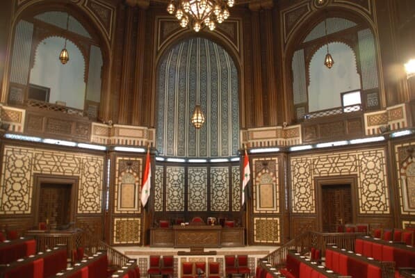 سورية تكشف ممثلة برلمانية لأول مرة