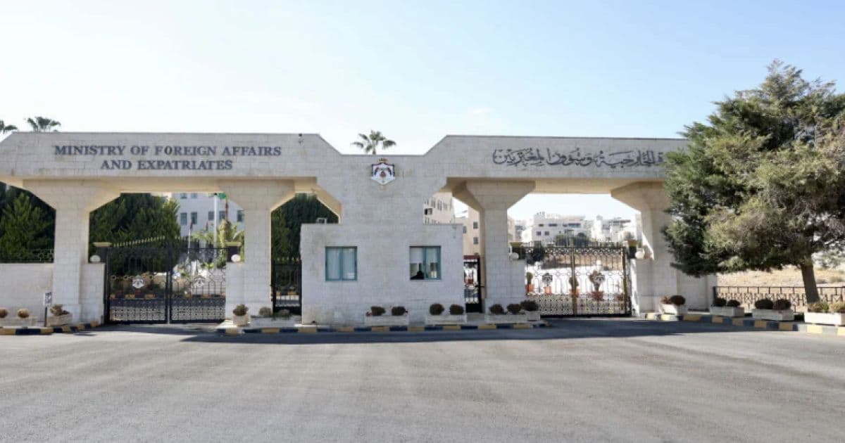 Foreign Minister visits injured women