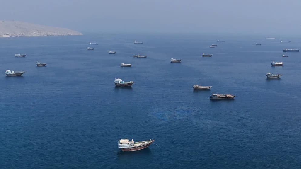 Iranian Navy observes Gulf oil tanker burning