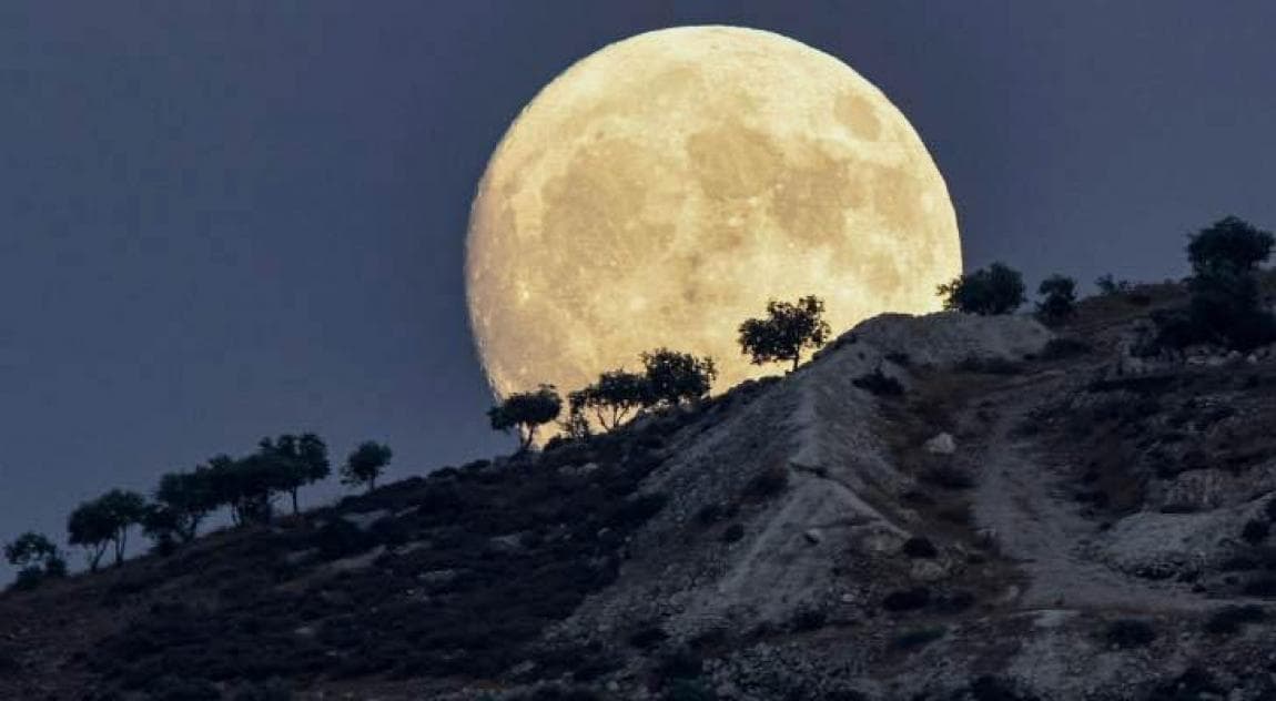 Harvest Moon Lights Up Jordan Sky