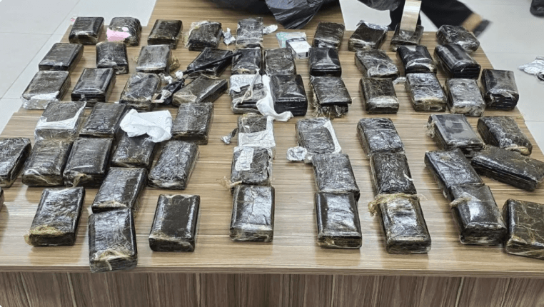 Customs seize 296 hashish bundles and 6kg of marijuana
