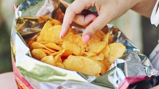 Nutrition experts highlight teen obesity and cafeteria chip ban
