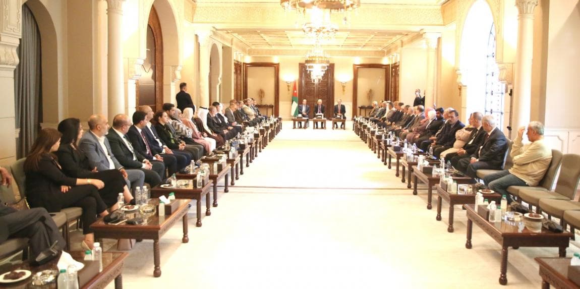 Al-Issawi Holds Dignity Veterans Meeting