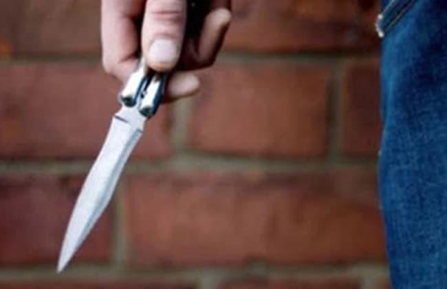 ضبط من طعن جاره بمطواة في المنشاة